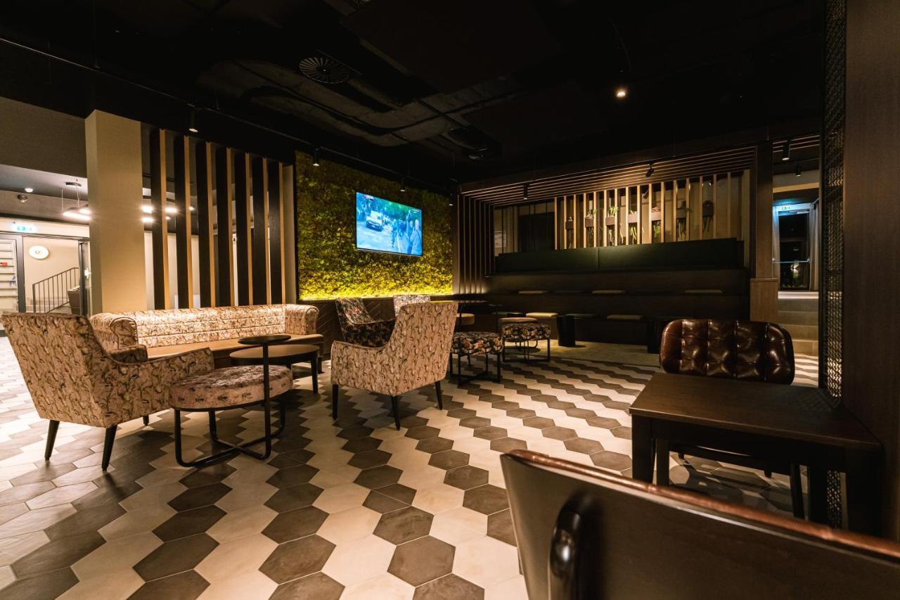 Freshsuites & Bar Hotel